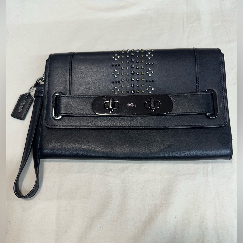 Coach Swagger Clutch . With Bandana Rivets. New no tag - Picture 2 of 6